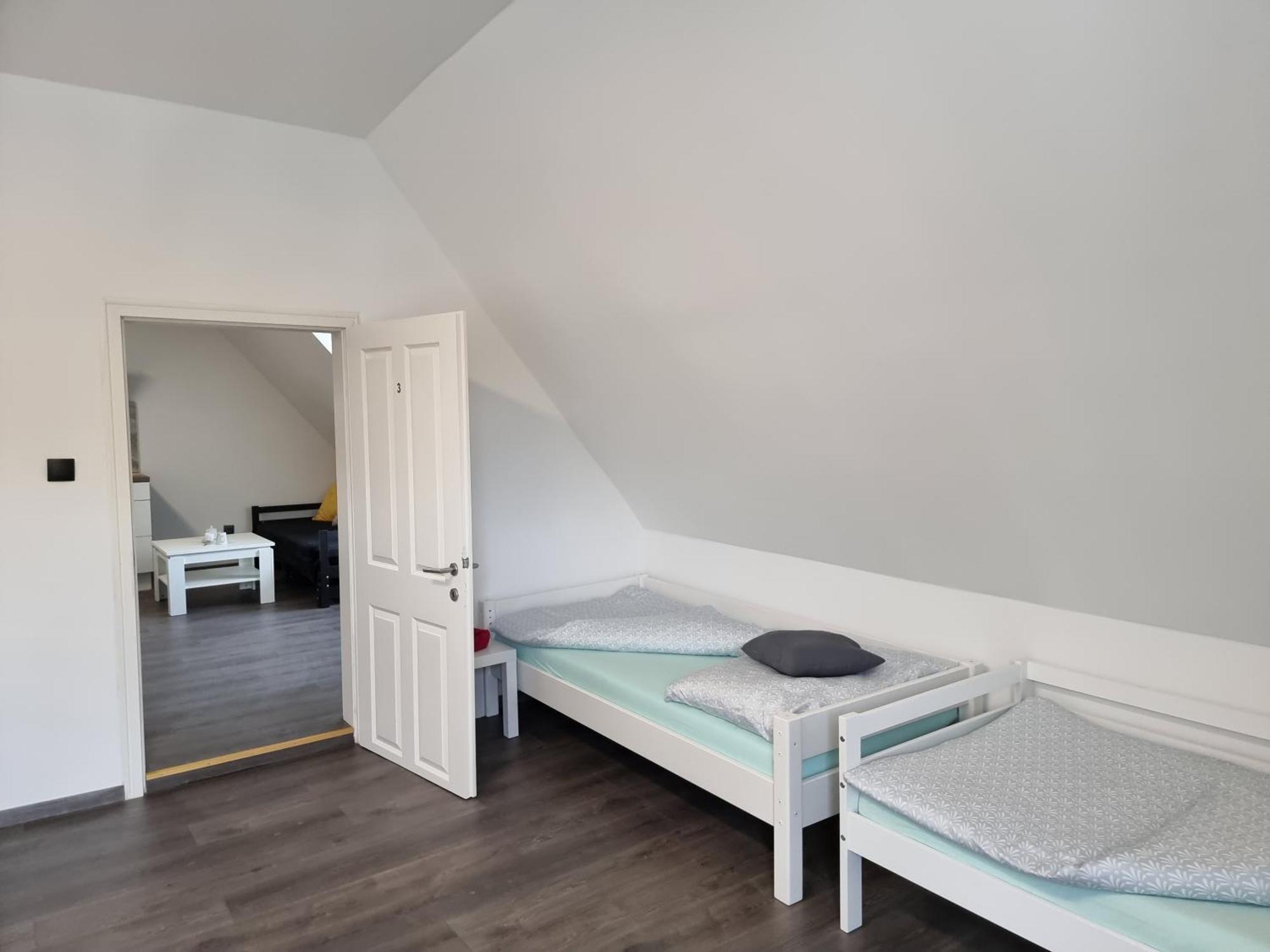 Rentcenter79 *